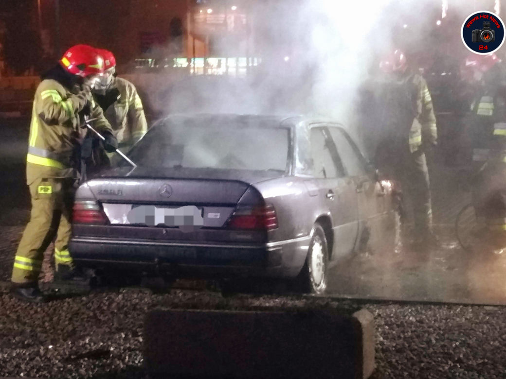 Pijany sprzedawca choinek podpalił mercedesa