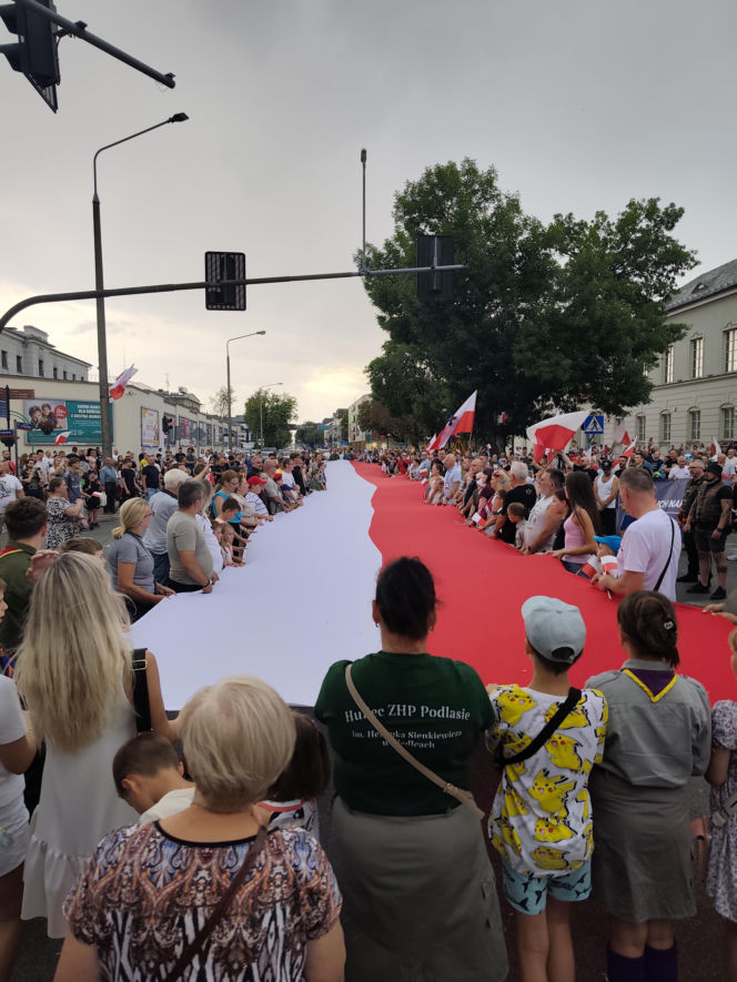 „Cześć i chwała bohaterom!”. Siedlczanie spotkali się w centrum miasta, by uczcić 82. rocznicę wybuchu Powstania Warszawskiego
