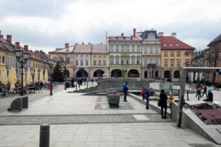 Znajduje się w nim aż 14 szczytów górskich. To jedno z najpiękniejszych miast w województwie śląskim