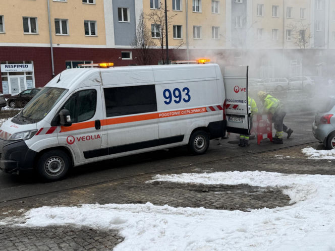Pęknięta rura paraliżuje Wolę. Górczewska zamknięta na tydzień po awarii ciepłowniczej