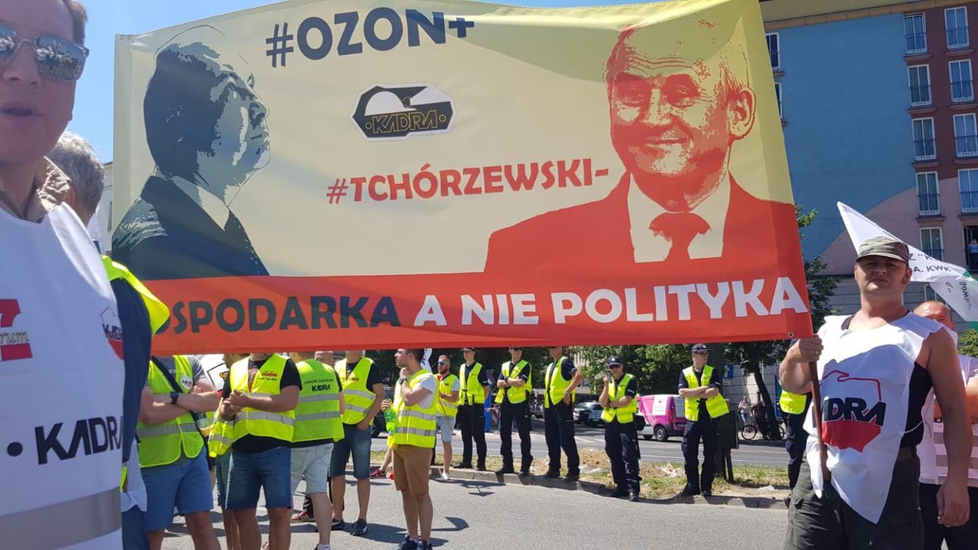 Górnicy protestują przed siedzibą PiS