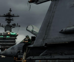 USS Abraham Lincoln na Morzu Arabskim. Tyrania dystansu jako granica amerykańskiej projekcji siły