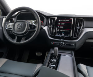 Volvo XC60 B4 Mild Hybrid FWD AT8 Momentum