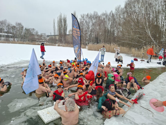 Historyczny I Zlot Morsów w Starachowicach
