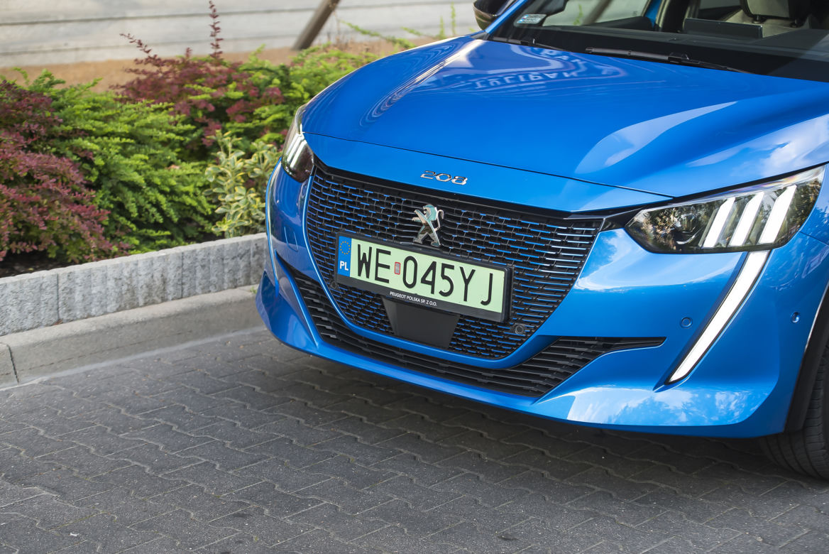 Peugeot e-208 GT