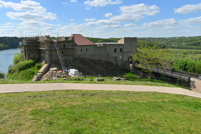 Odbudowa zamku w Dobczycach