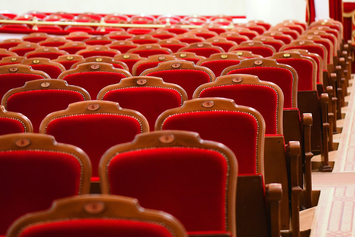 Teatr Nowy: Światobrazy, improwizowana komedia i „Seks dla opornych”