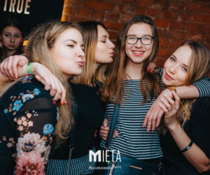 Karnawałowa noc w Klubie Mięta. Bawili się w brazylijskim klimacie 