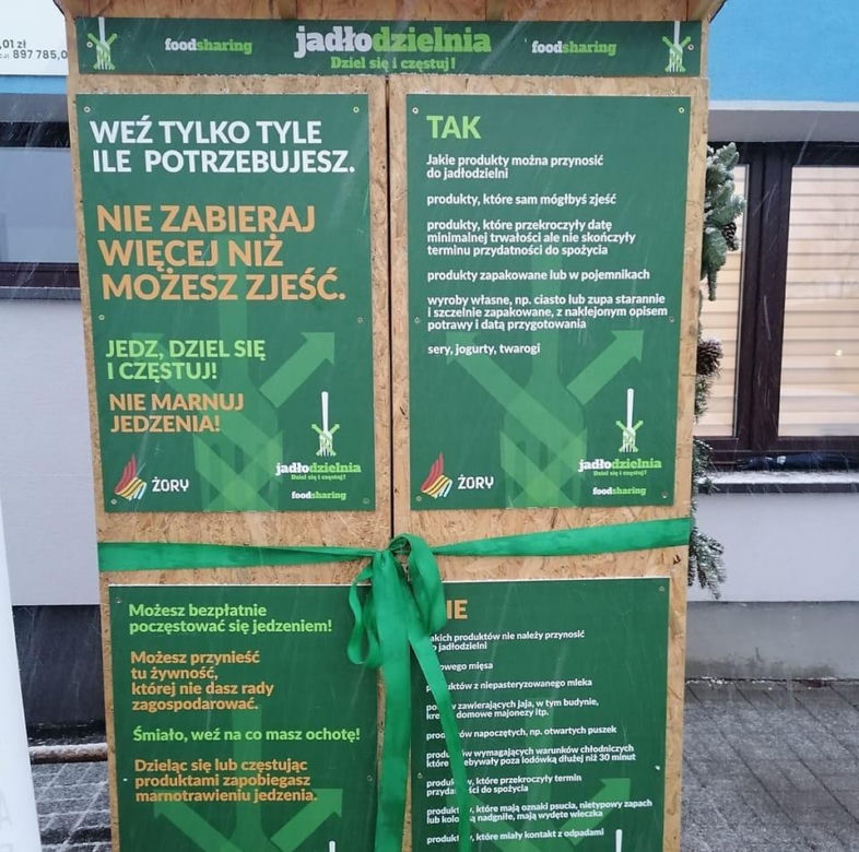 Co zrobić z jedzeniem po świętach? Zamiast wyrzucić, warto się podzielić