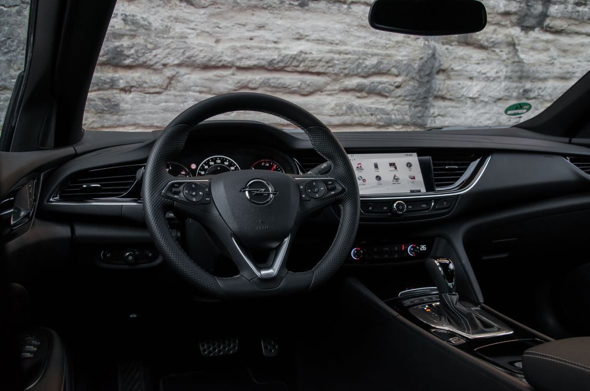 Opel Insignia GSi 2.0 Turbo 260 KM 8AT