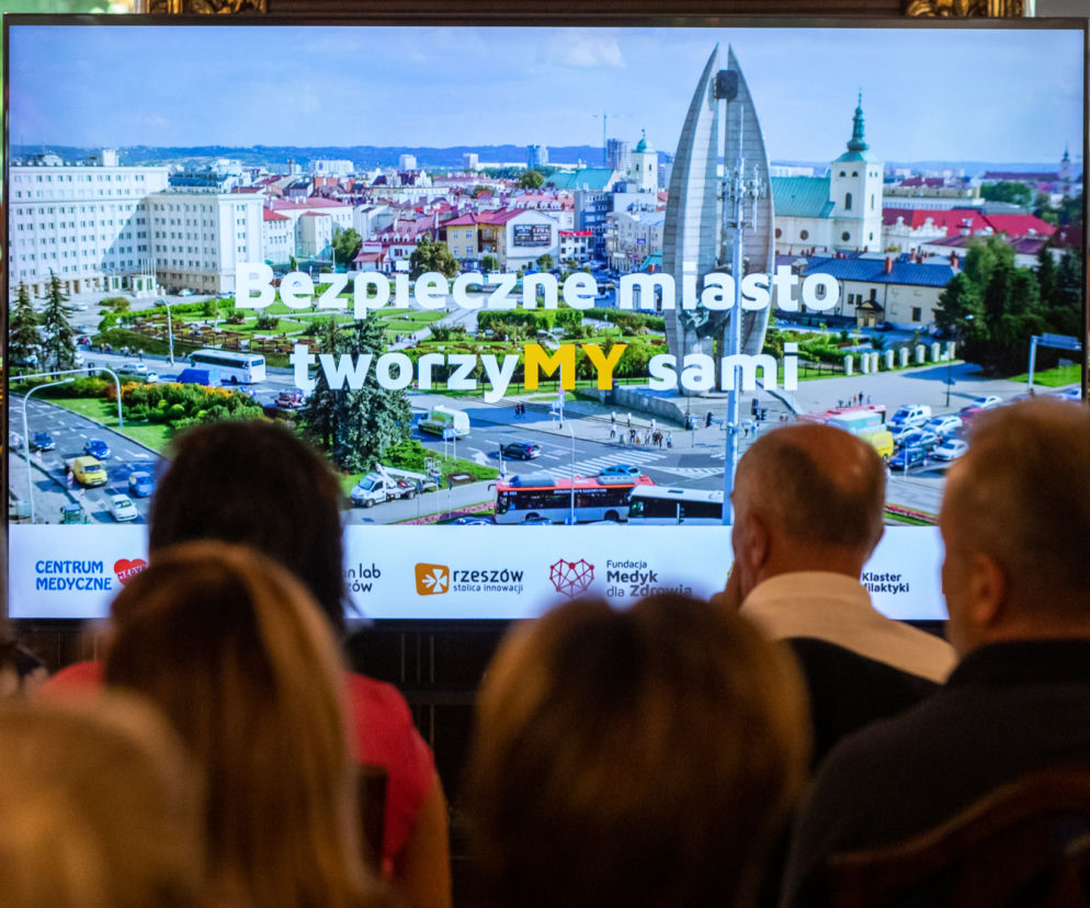 Defibrylator nie będzie miał przed nimi tajemnic! Rzeszowski Medyk zaprasza mieszkańców miasta na darmowe szkolenia z pierwszej pomocy