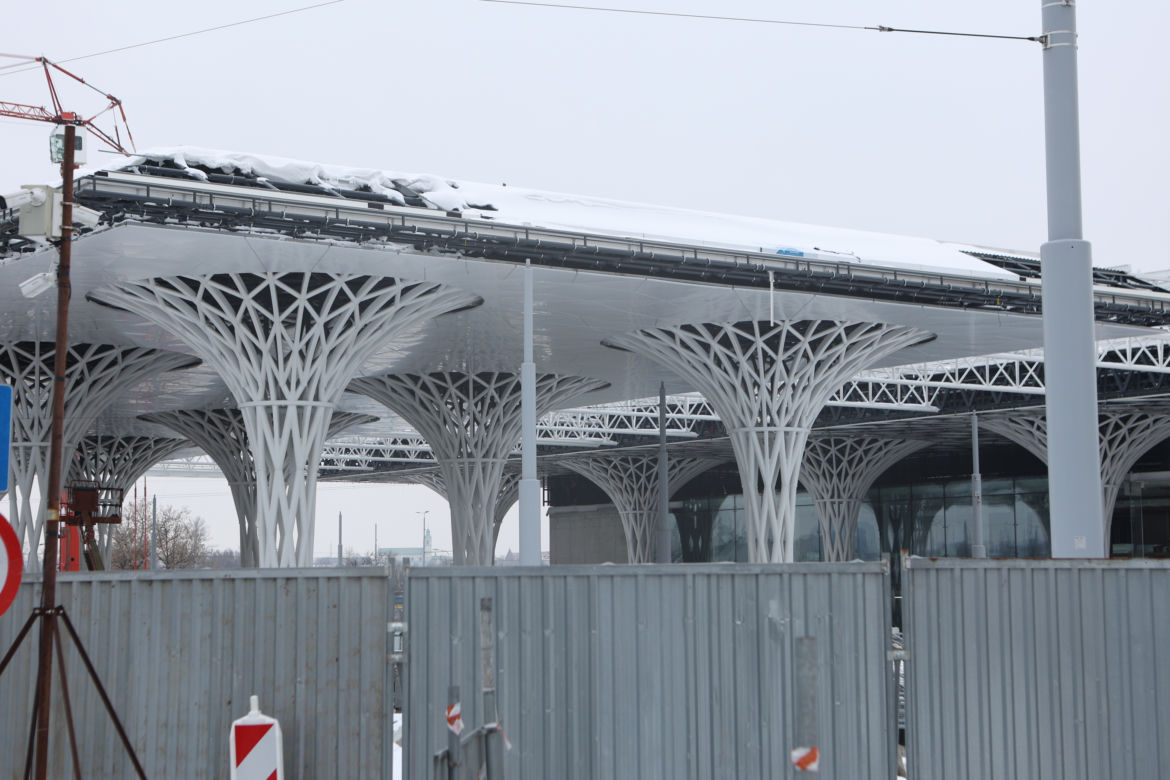 Budowa Dworca Metropolitalnego w Lublinie w zimowej odsłonie