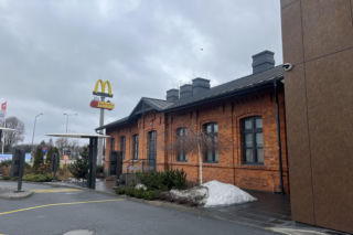 Nietypowy McDonald's przy ul. Radzymińskiej w Warszawie