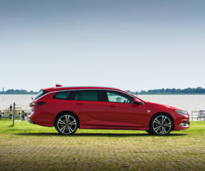 Opel Insignia Sports Tourer OPC Line 2.0 Turbo 260 KM AWD AT