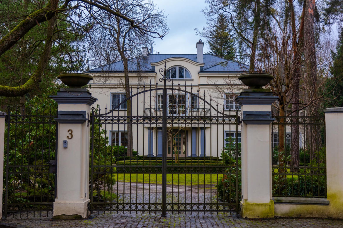 Konstancin-Jeziorna. Zabytkowe wille odzyskują dawny blask - zobacz wyremontowane rezydencje