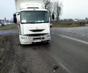 Augustów. Tragiczny wypadek. Skuter wjechał pod ciężarówkę. Mężczyzna nie żyje