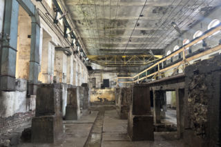 Jeszcze będzie przepięknie. W holendrach zakwitną kwiaty, w windach wzniesiemy toasty