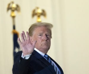 Donald Trump po wyjściu ze szpitala: Nie bójcie się wirusa!