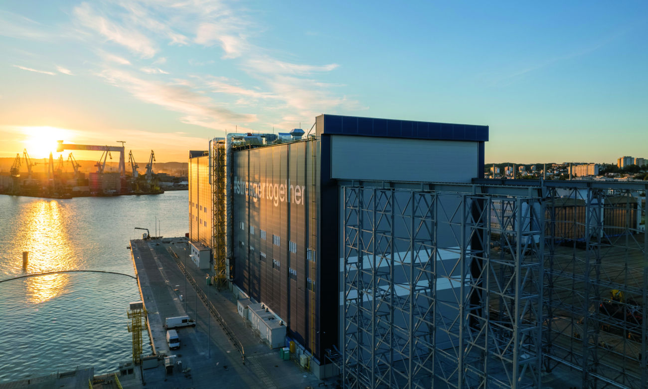 Budowa obiektów kubaturowych: hala kadłubowa i hala produkcyjna, Gdynia, PGZ Stocznia Wojenna
