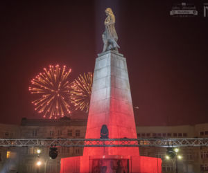 Pokaz laserów na placu Wolności
