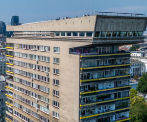 Młotek przy ul. Smolnej 8 w Warszawie