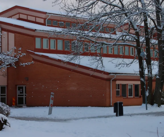 Szkoły masowo odwołują zajęcia! Wszystko z powodu silnego mrozu 