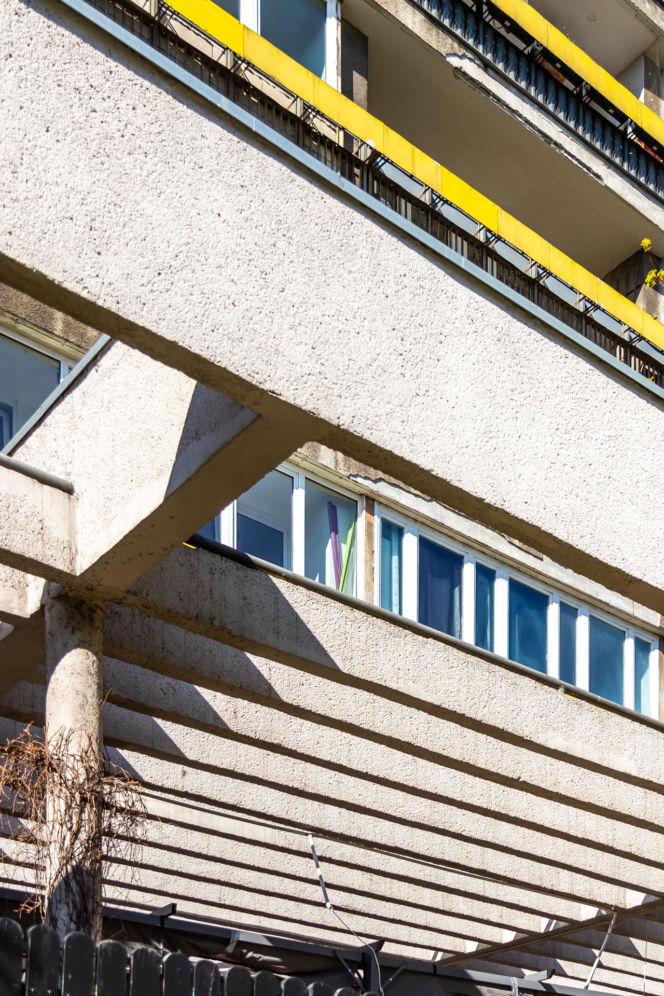 Blok Młotek na Smolnej 8 w Warszawie