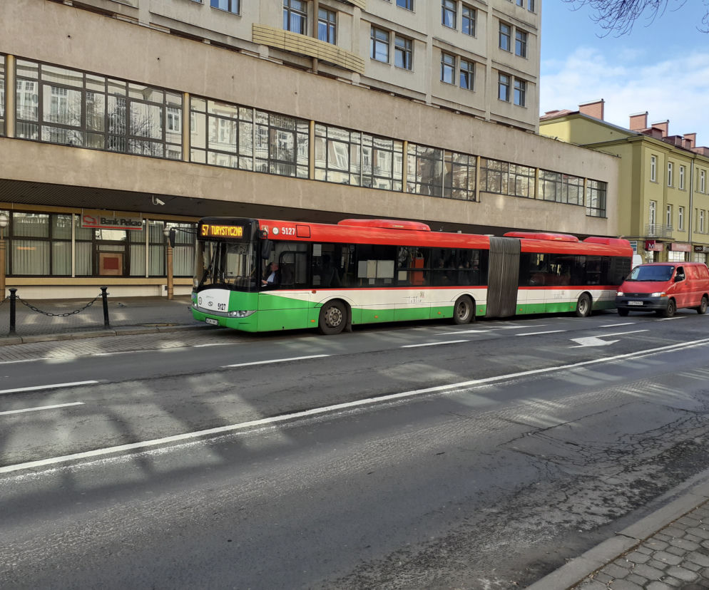 Policja i ZTM w Lublinie zachęcają by nadal pozostawać w domu. W autobusach słychać specjalne komuniaty