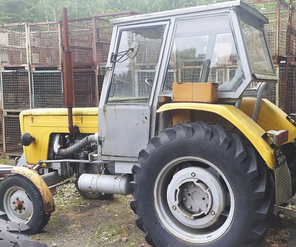 Traktor, meble i ubrania od wojska. To wyprzedaje Agencja Mienia Wojskowego w Bydgoszczy [ZDJĘCIA]