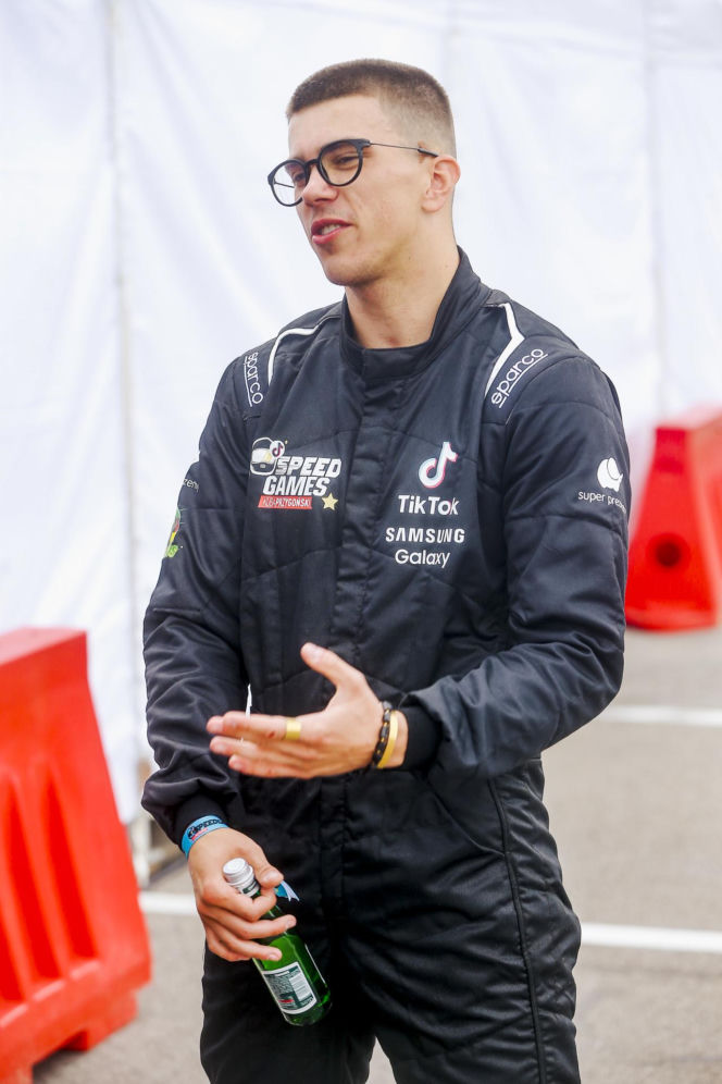 Kacper Błoński przeżył w Indiach chwile grozy. Jest dobrej myśli i uspokaja fanów