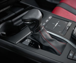 Lexus UX 250h E-Four F Sport