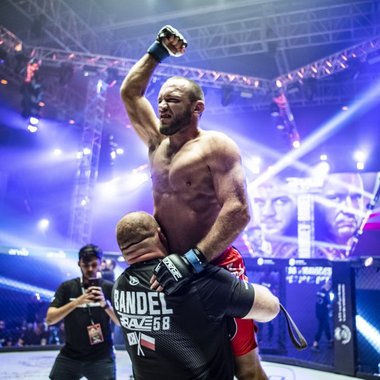 Łodzianin mistrzem świata! Marcin Bandel buduje swoją markę w MMA