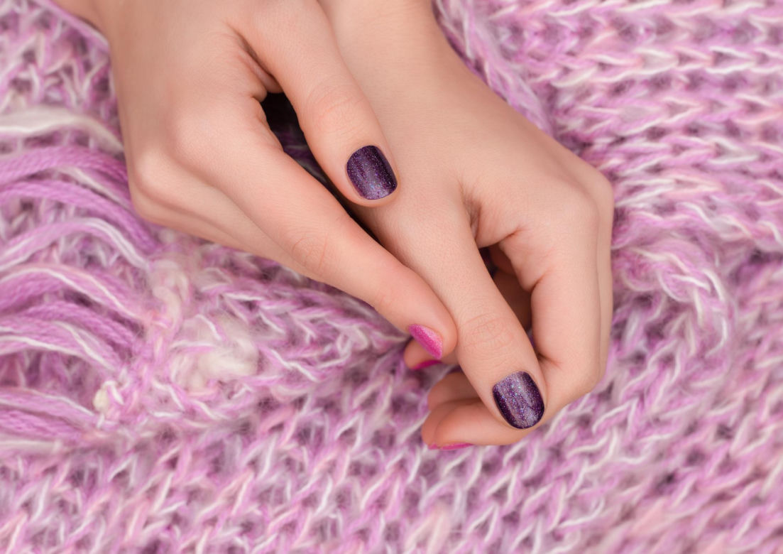 Śliwka na paznokciach to najmodniejszy manicure nadchodzącej jesieni