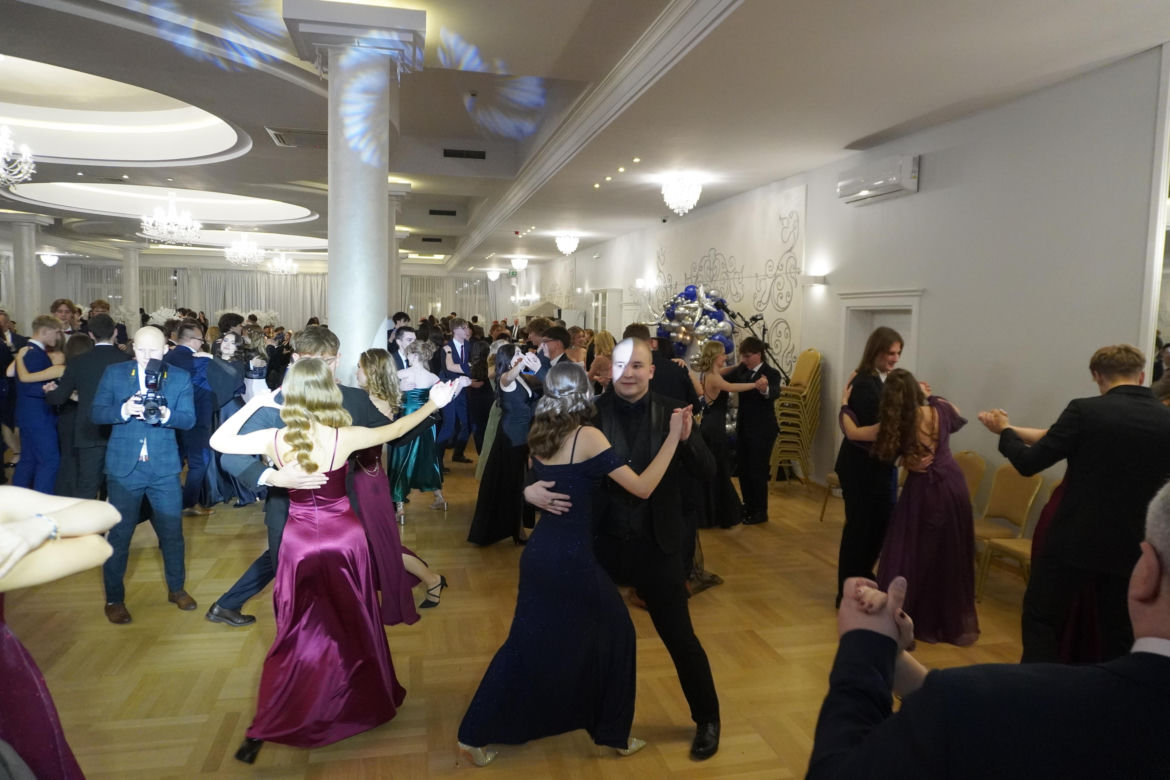 Studniówka 2025 2 Liceum Ogólnokształcącego im. płk. Leopolda Lisa-Kuli w Rzeszowie
