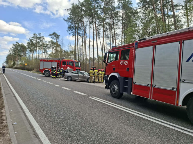Tragedia na DK 42 Starachowice - Rudnik.  W wypadku zginął motocyklista