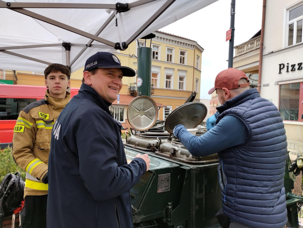WOŚP 2024. Dziennikarze Radia ESKA rozgrzewają Tarnów pysznym żurkiem!