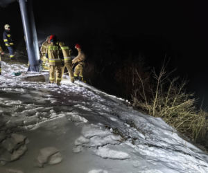 Kobieta spadła ze skarpy przy platformie widokowej. Dramatyczna akcja ratunkowa! [ZDJĘCIA]