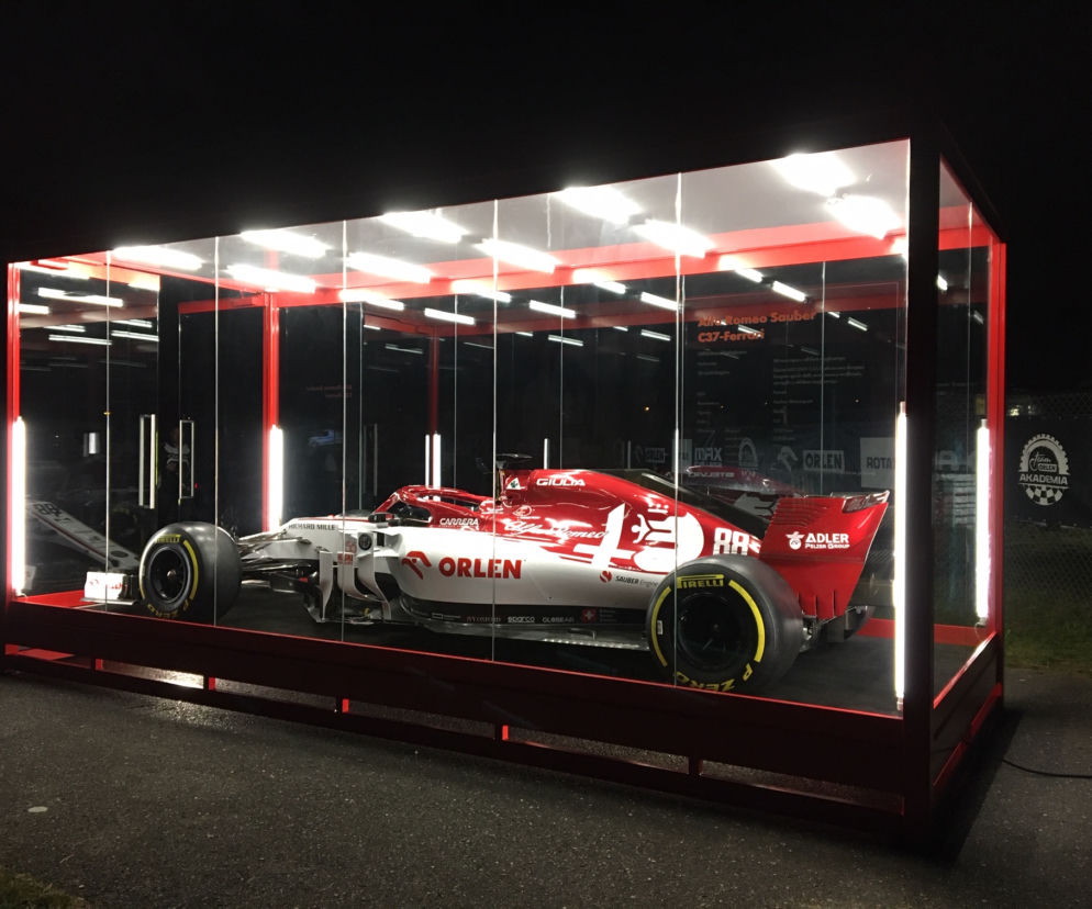 F1
