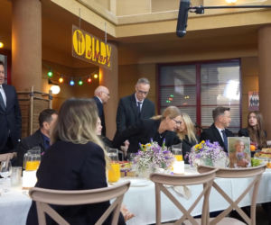 Na Wspólnej, odc. 4268. Monika (Sylwia Gliwa), Damian (Waldemar Błaszczyk), Renata (Marta Jankowska), Sławek (Mariusz Słupiński), Daria (Patrycja Topajew), Kasia (Julia Chatys), Wojtek (Wojciech Błach), Krzysztof (Łukasz Konopka), Michał (Robert Kudelski)