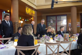 Na Wspólnej, odc. 4268. Monika (Sylwia Gliwa), Damian (Waldemar Błaszczyk), Renata (Marta Jankowska), Sławek (Mariusz Słupiński), Daria (Patrycja Topajew), Kasia (Julia Chatys), Wojtek (Wojciech Błach), Krzysztof (Łukasz Konopka), Michał (Robert Kudelski)