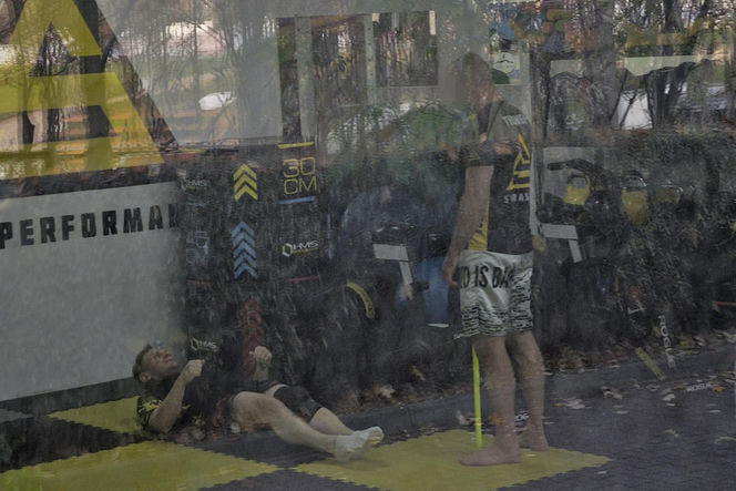 Bartosz Żukowski na siłowni