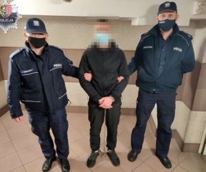 Kradzionym samochodem rozjechał człowieka. Razem z kompanem trafił do aresztu