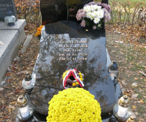 Odwiedź groby znanych