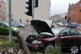 13-latek rozwalił Audi A4 w Wałbrzychu! Ukradł auto sąsiadce!