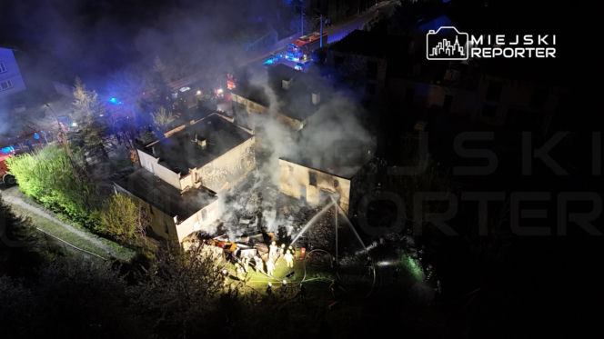 Pożar budynków pod Warszawą