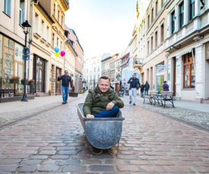 Stworzyli kalendarz ze znanymi bydgoszczanami! Cały dochód przekażą na dom dziecka