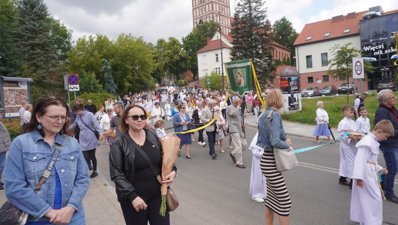 Boże Ciało 2025. Tysiące osób uczestniczyło w olsztyńskich procesjach