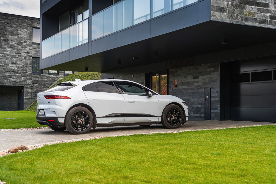 Jaguar I-Pace EV400 AWD SE