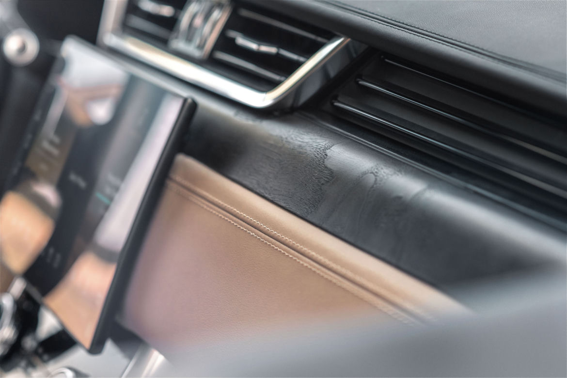 Nowy Jaguar XF (2021)