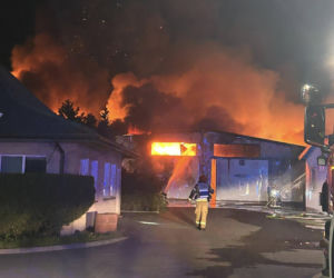 Pożar hal produkcyjnych w Bramkach